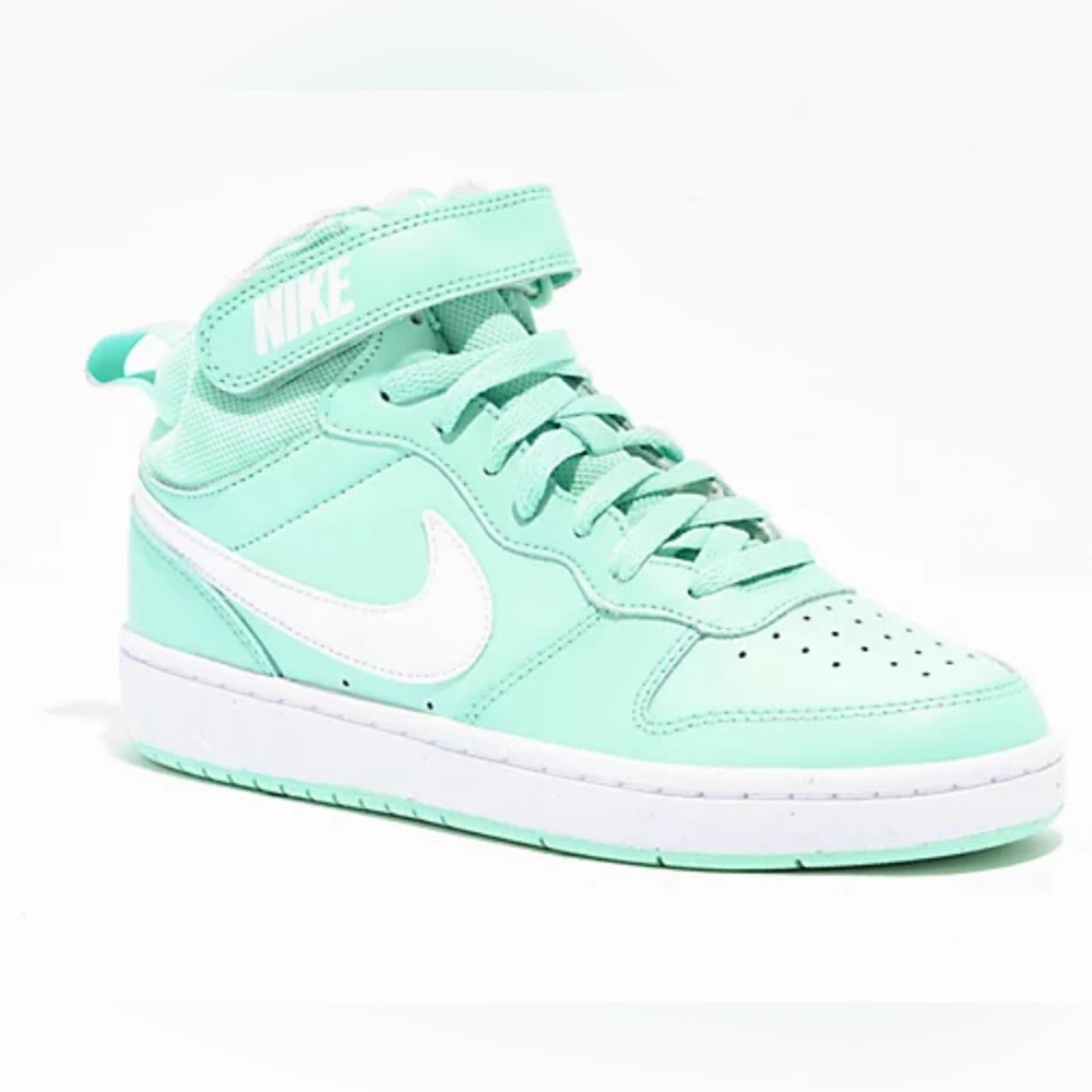 Nike Kids Court Borough Mid Teal & White Shoes size 7Y or Women's 8.5